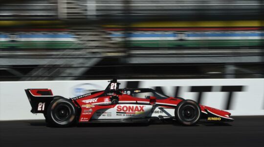 Rinus VeeKay wins ahead of Romain Grosjean