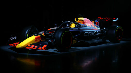 Red Bull presents car and title-sponsor